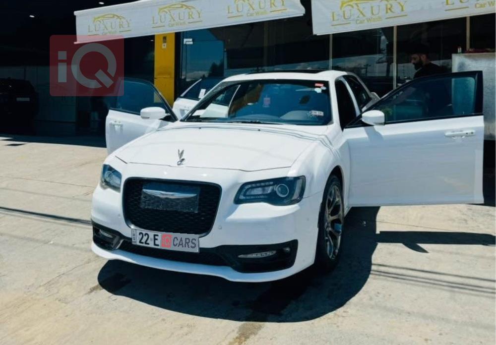 کرایسلەر 300